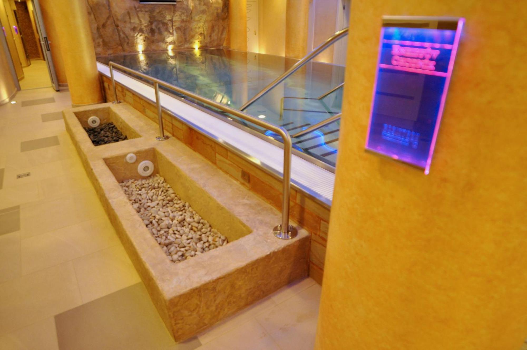 Boutique Hotel Ambiente ****+ Karlovy Vary Esterno foto