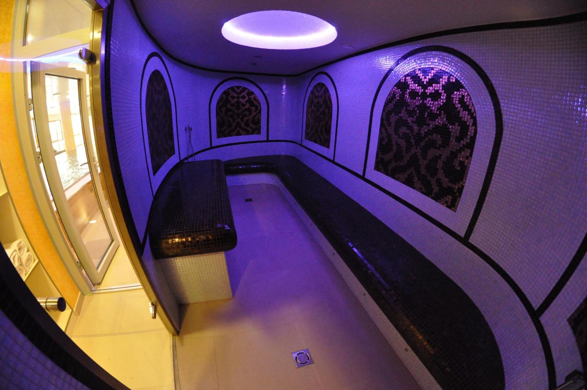 Boutique Hotel Ambiente ****+ Karlovy Vary Esterno foto