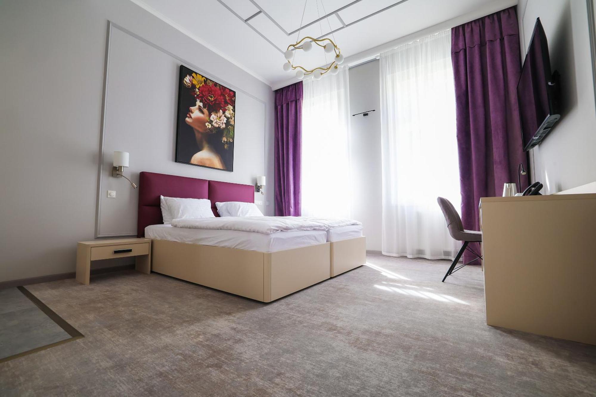 Boutique Hotel Ambiente ****+ Karlovy Vary Esterno foto