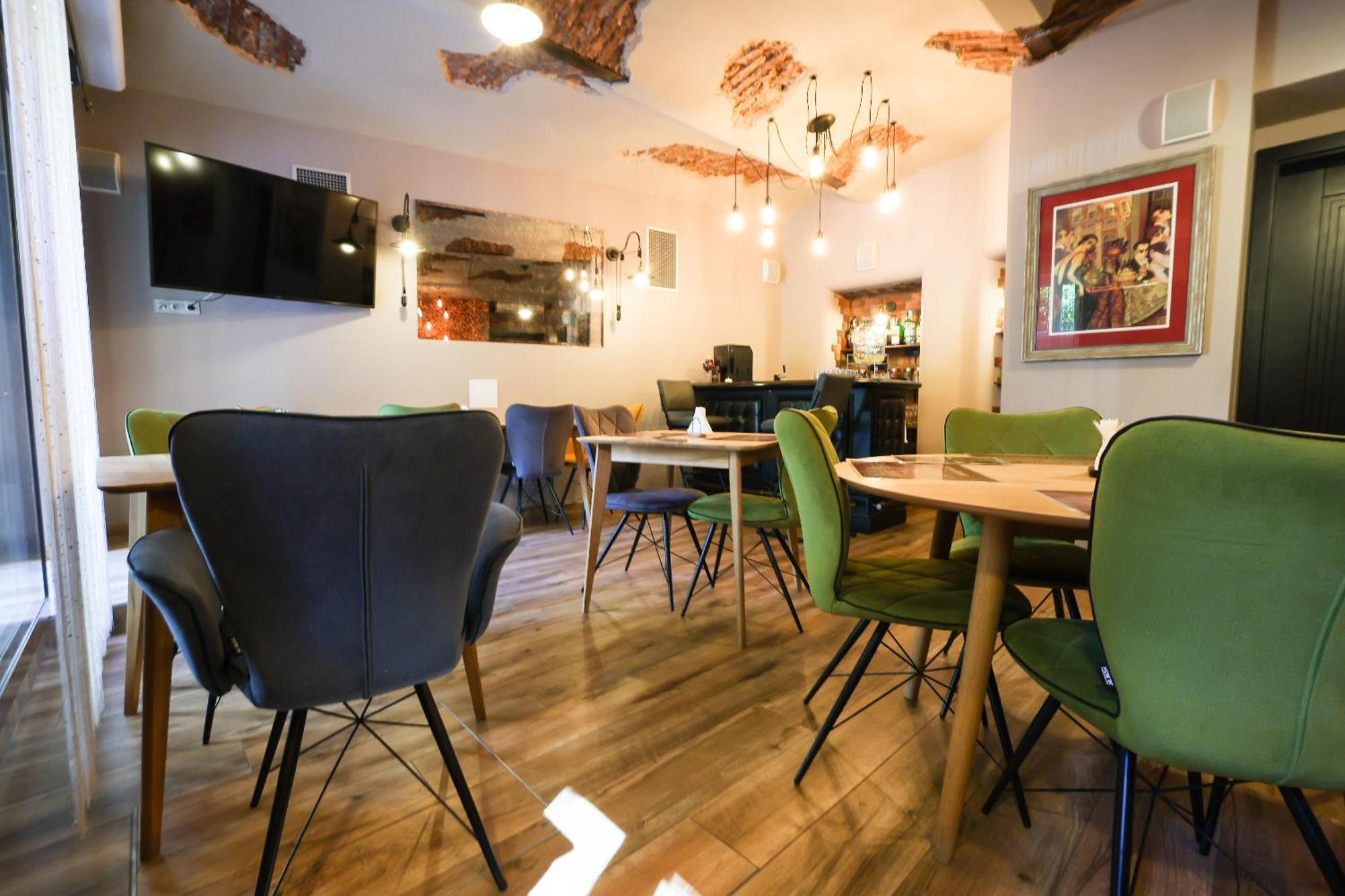 Boutique Hotel Ambiente ****+ Karlovy Vary Esterno foto