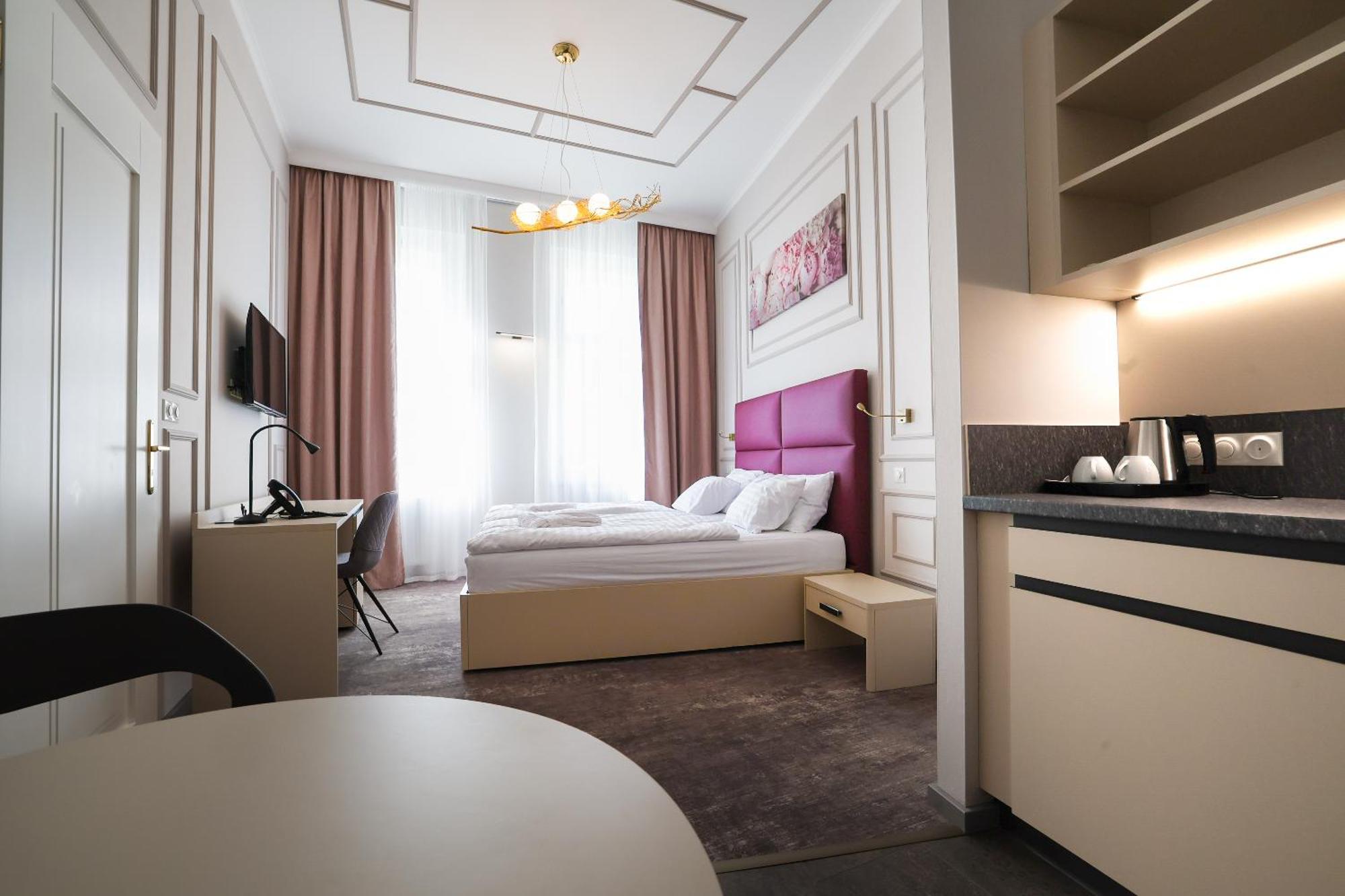 Boutique Hotel Ambiente ****+ Karlovy Vary Esterno foto