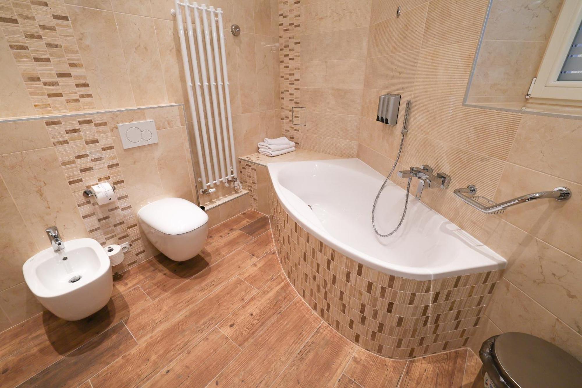 Boutique Hotel Ambiente ****+ Karlovy Vary Esterno foto