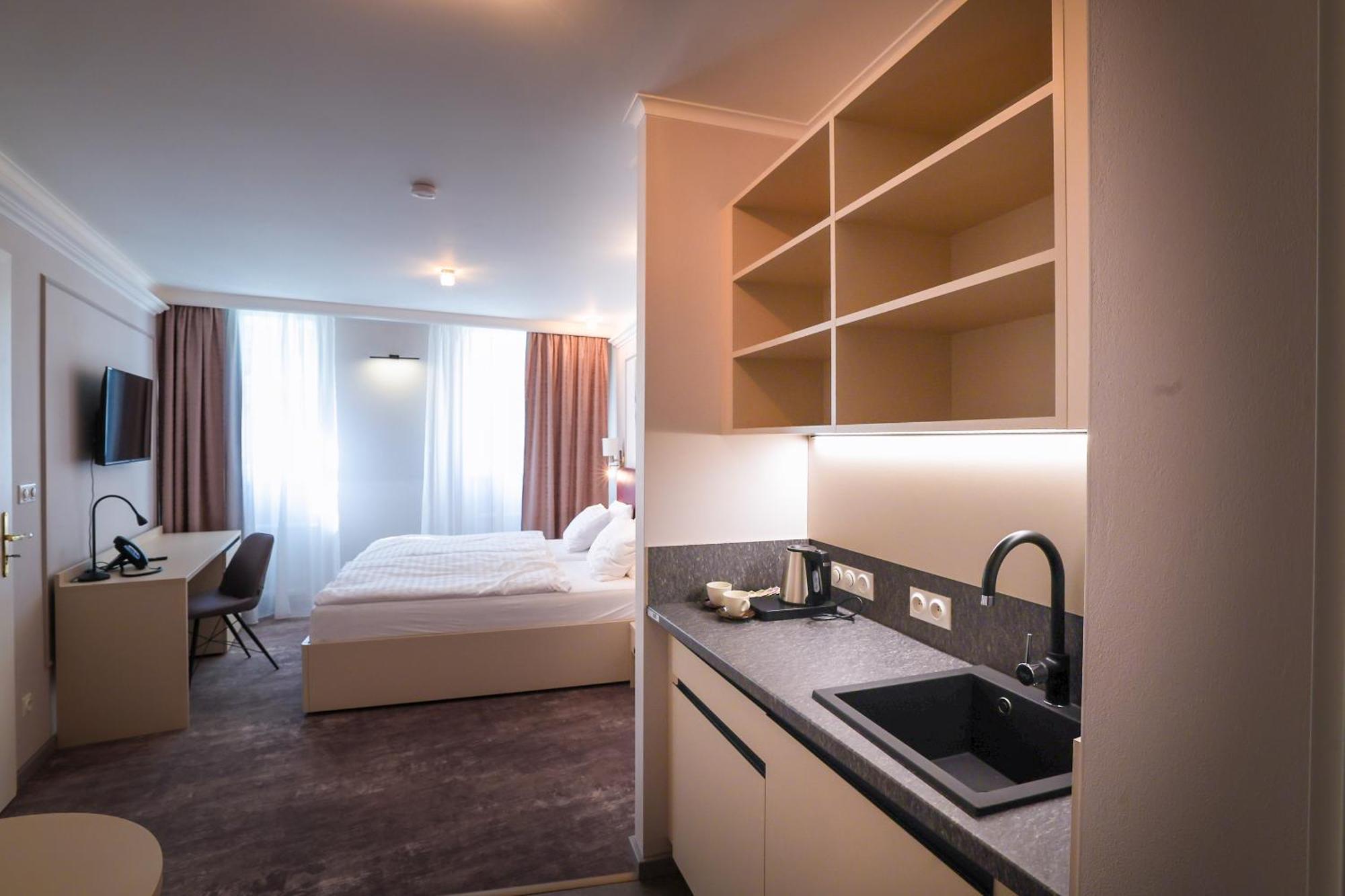 Boutique Hotel Ambiente ****+ Karlovy Vary Esterno foto