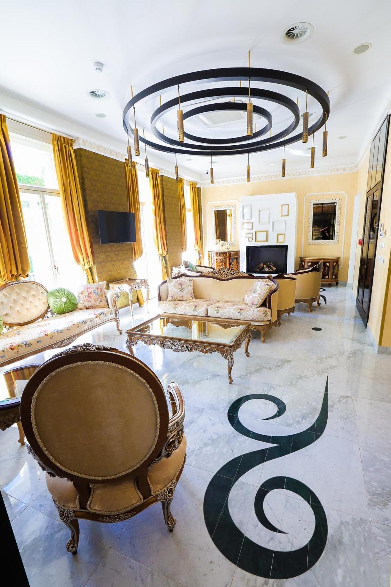 Boutique Hotel Ambiente ****+ Karlovy Vary Esterno foto