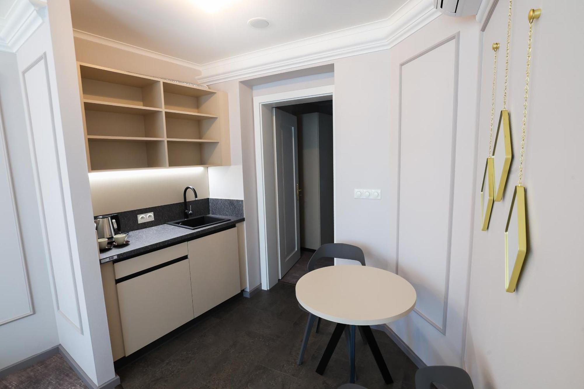 Boutique Hotel Ambiente ****+ Karlovy Vary Esterno foto
