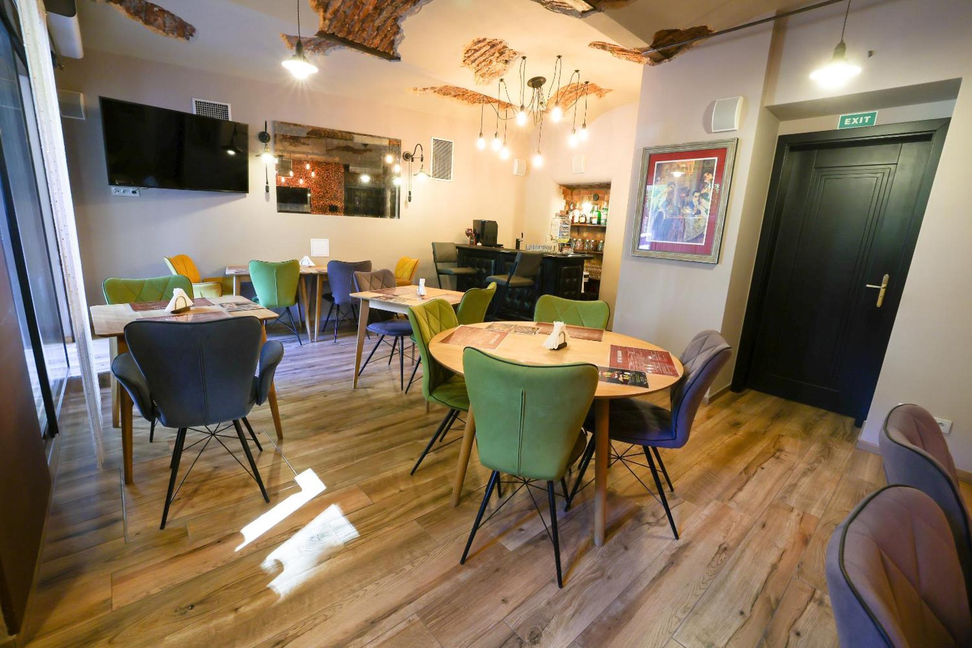 Boutique Hotel Ambiente ****+ Karlovy Vary Esterno foto
