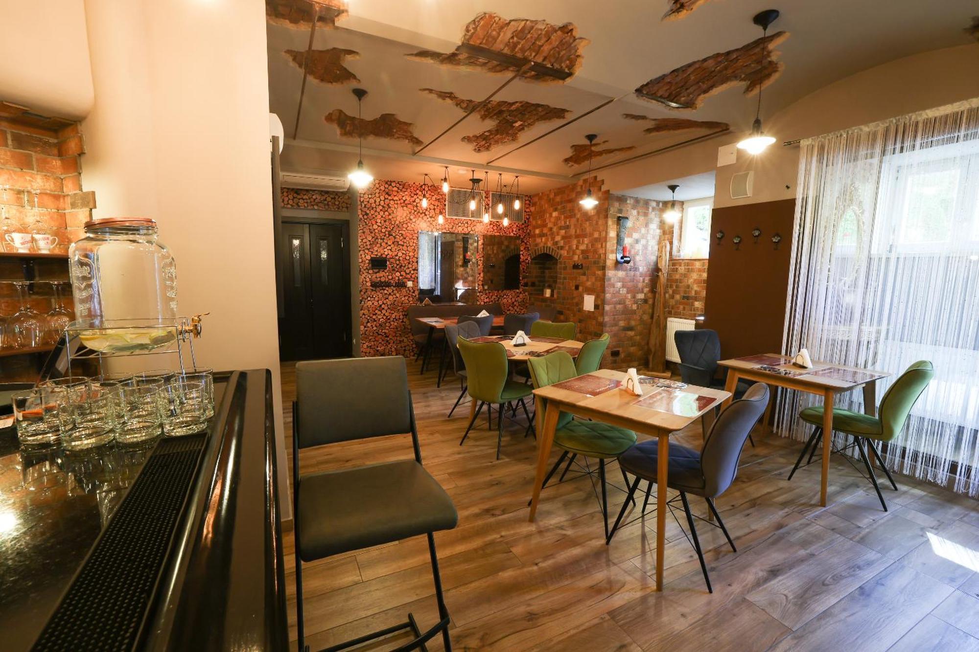 Boutique Hotel Ambiente ****+ Karlovy Vary Esterno foto